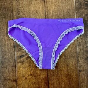 NWOT RARE VTG 2010s Victorias Secret sexy purple nylon cheekini panty Medium